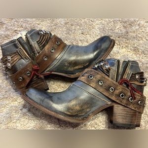 Freebird “saloon” stone size 8